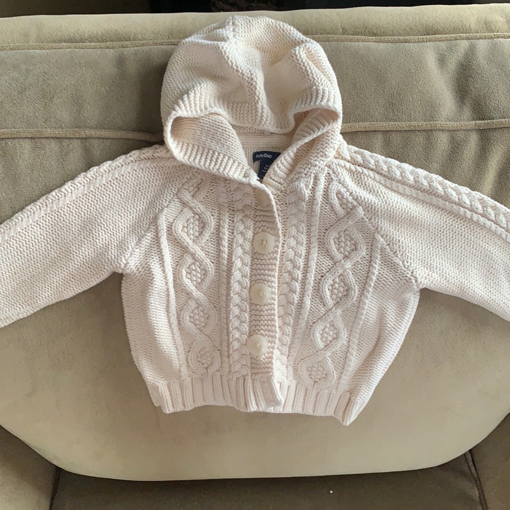 🌻 Gap Off White Knitted Button Sweater